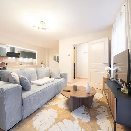 Le Grand Lion Centre Parking Gratuit