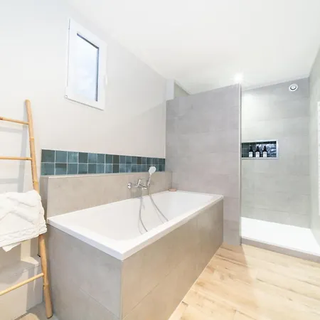 Le Grand Lion Centre Parking Gratuit *